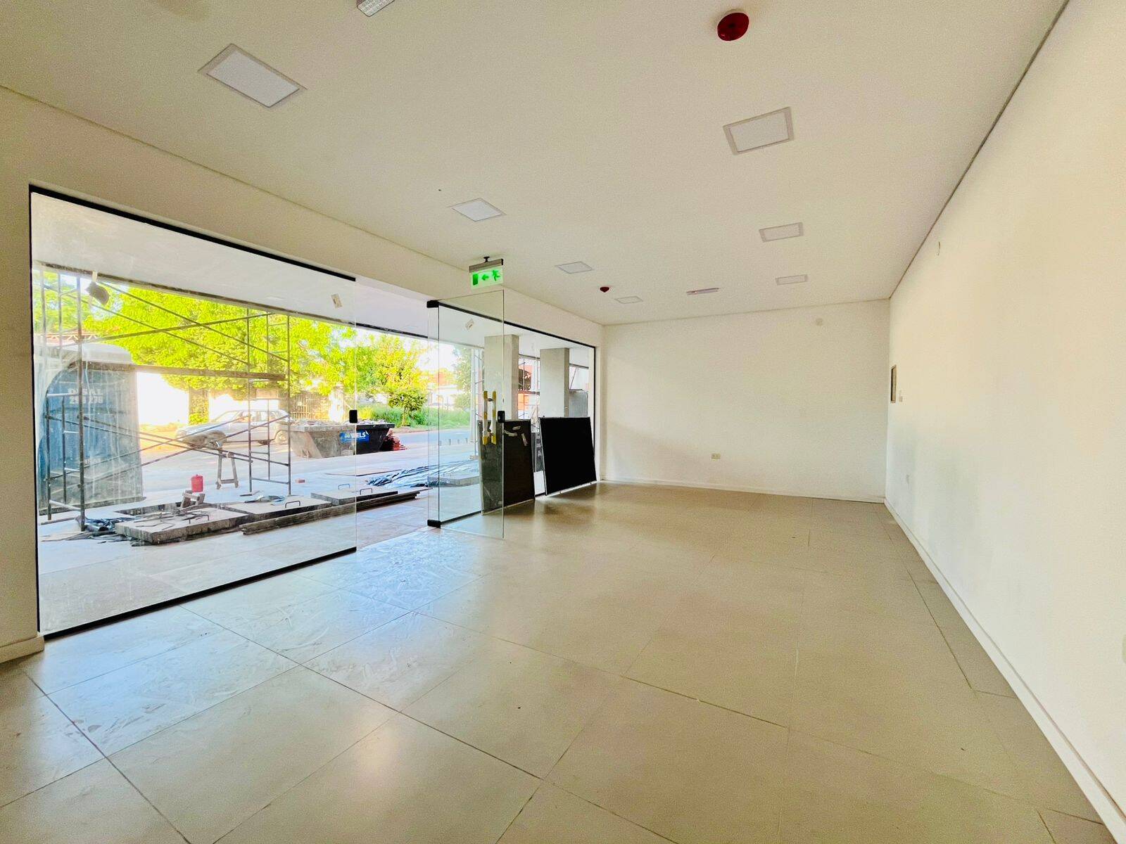 #75 - Salón Comercial para Alquiler en Mariano Roque Alonso - PY-11